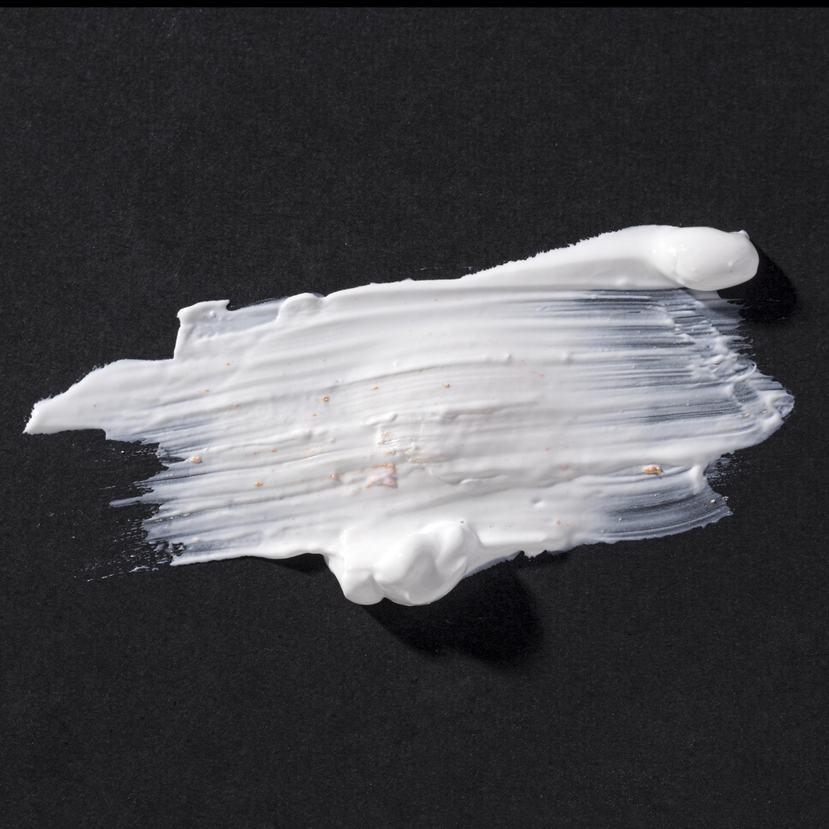 Jak zrobić białą farbę akrylową? Przewodnik krok po kroku