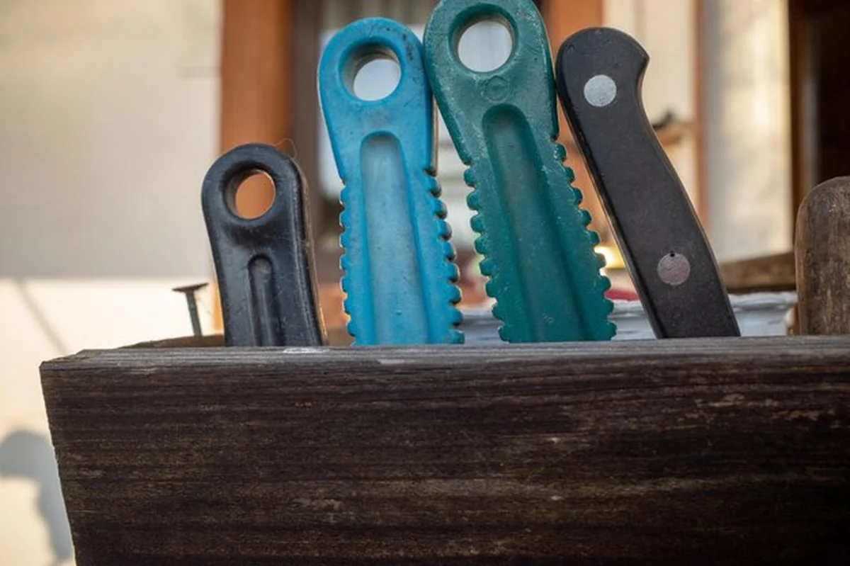 Zbliżenie narzędzi na stole