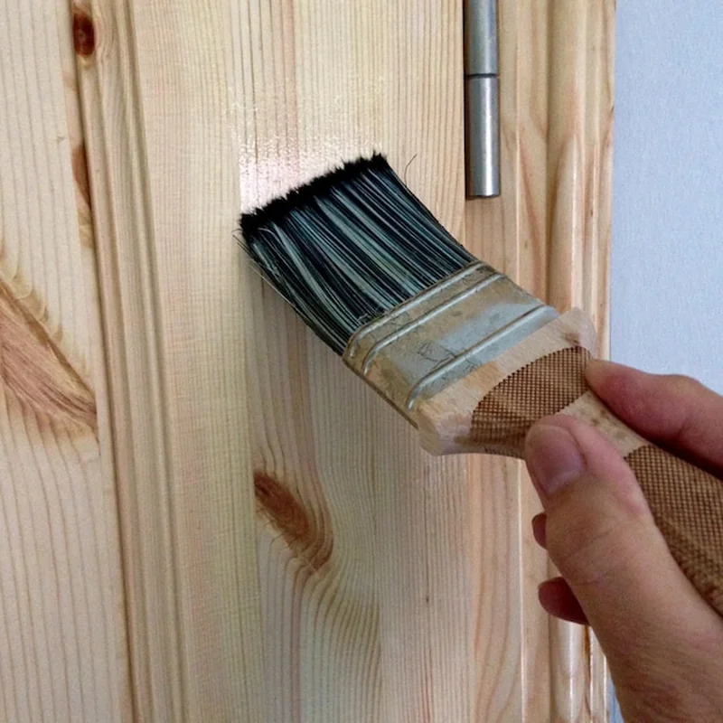 Malowanie forniru na biało – jak pomalować meble krok po kroku