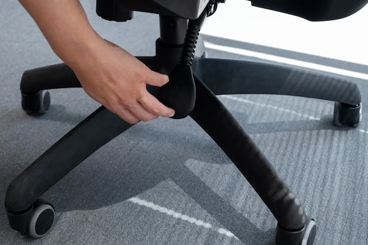 Still life krzesła biurowego w pomieszczeniach