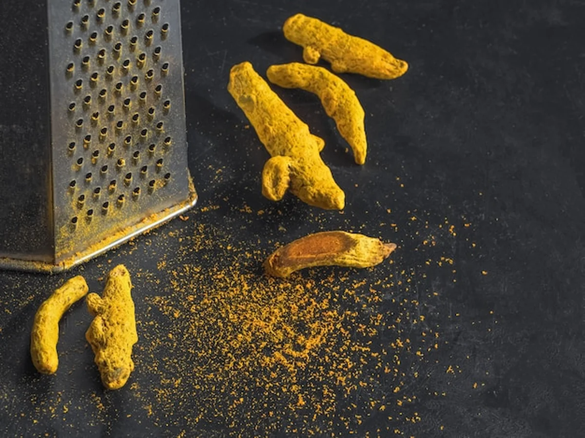 Tarta korzeń kurkumy używana w ajurwedyjskim leczeniu