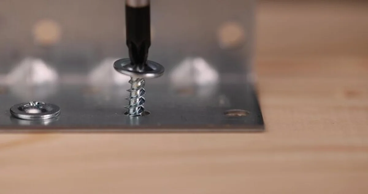 Śruby samodzielne ze stali do mocowania drewnianych przedmiotów