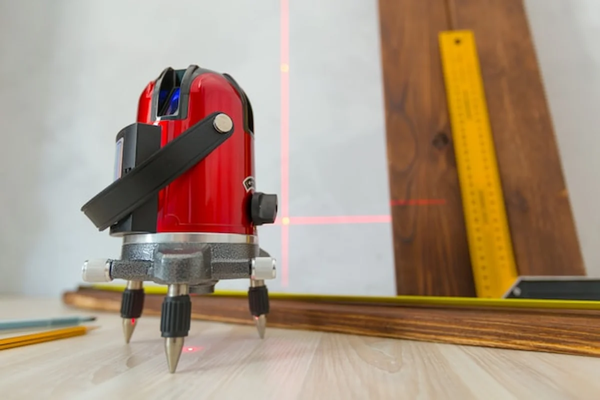 Laserowe narzędzie do pomiaru poziomu