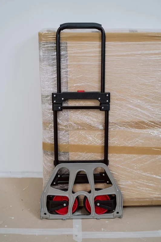 Wózek magazynowy do transportu kartonów meblowych