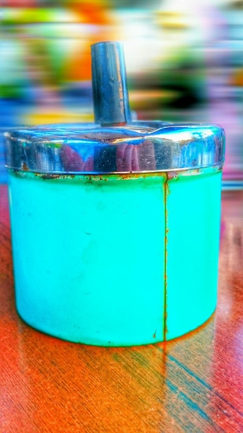 Ile brokatu do farby 2,5 litra? Poradnik do malowania ścian