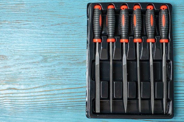 Jakie są narzędzia traserskie? Przewodnik po narzędziach traserskich