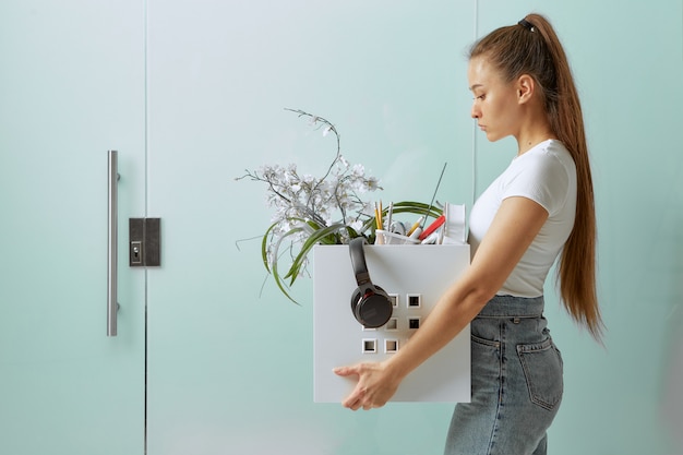 Jak maskować licznik elektryczny w przedpokoju? Porady