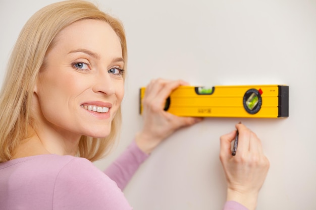 Najlepsze poziomice – ranking narzędzi i opinie użytkowników