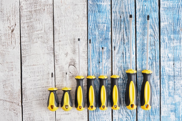 Narzędzia budowlane: poznaj ich nazwy i kategorie